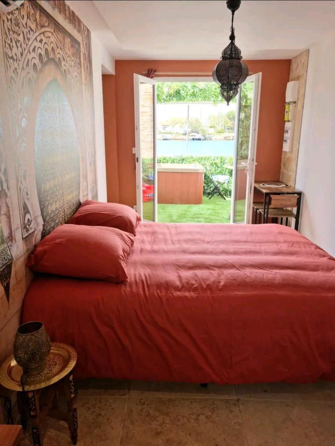 Suite Jaccuzzi En Camargue Port-Saint-Louis-du-Rhone Exterior photo