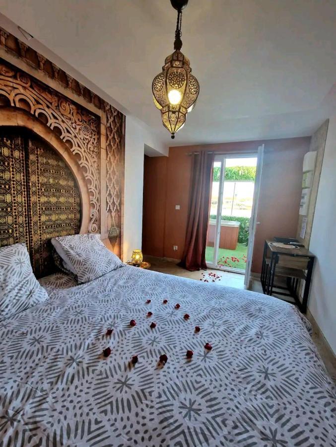 Suite Jaccuzzi En Camargue Port-Saint-Louis-du-Rhone Exterior photo