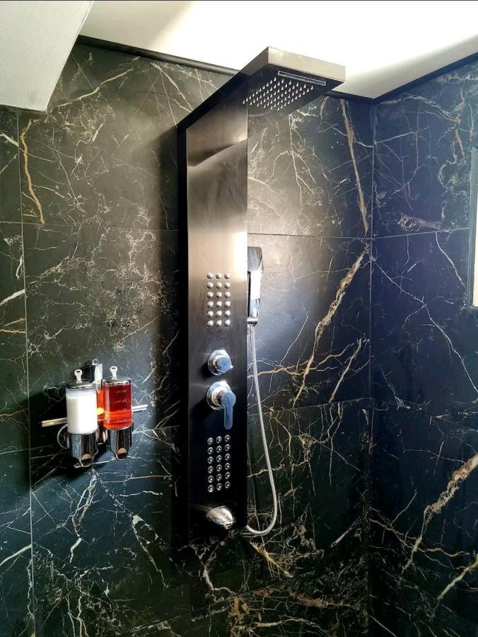 Suite Jaccuzzi En Camargue Port-Saint-Louis-du-Rhone Exterior photo